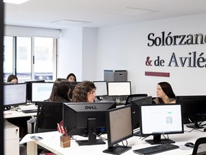 4 dudas habituales cuando la revolving está a nombre de dos titulares